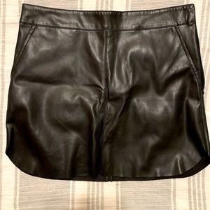 Faux leather mini skirt